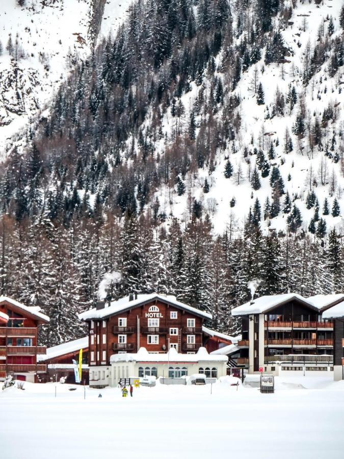 Hotel Tannenhof - Only Bed & Breakfast Oberwald Esterno foto