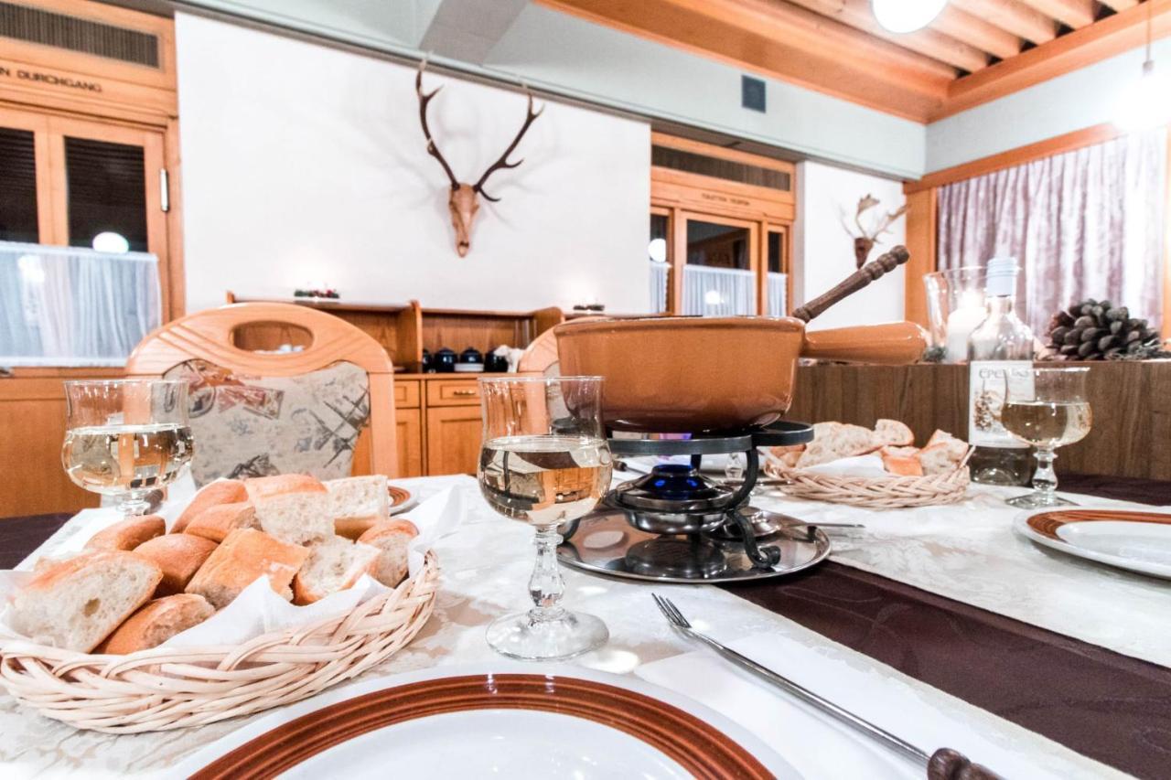 Hotel Tannenhof - Only Bed & Breakfast Oberwald Esterno foto